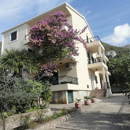 Apartments & Rooms M Petrovac Eksteriør bilde
